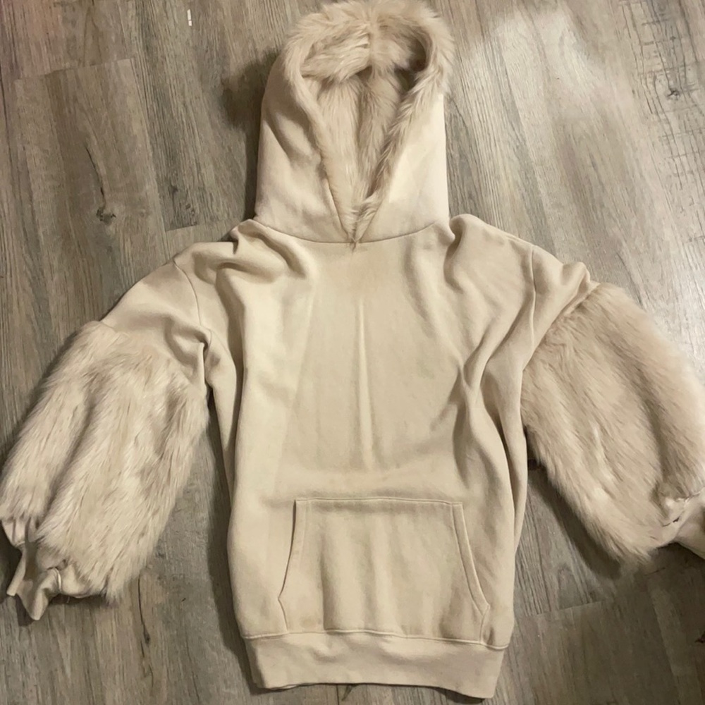 Adorable hoodie!!
